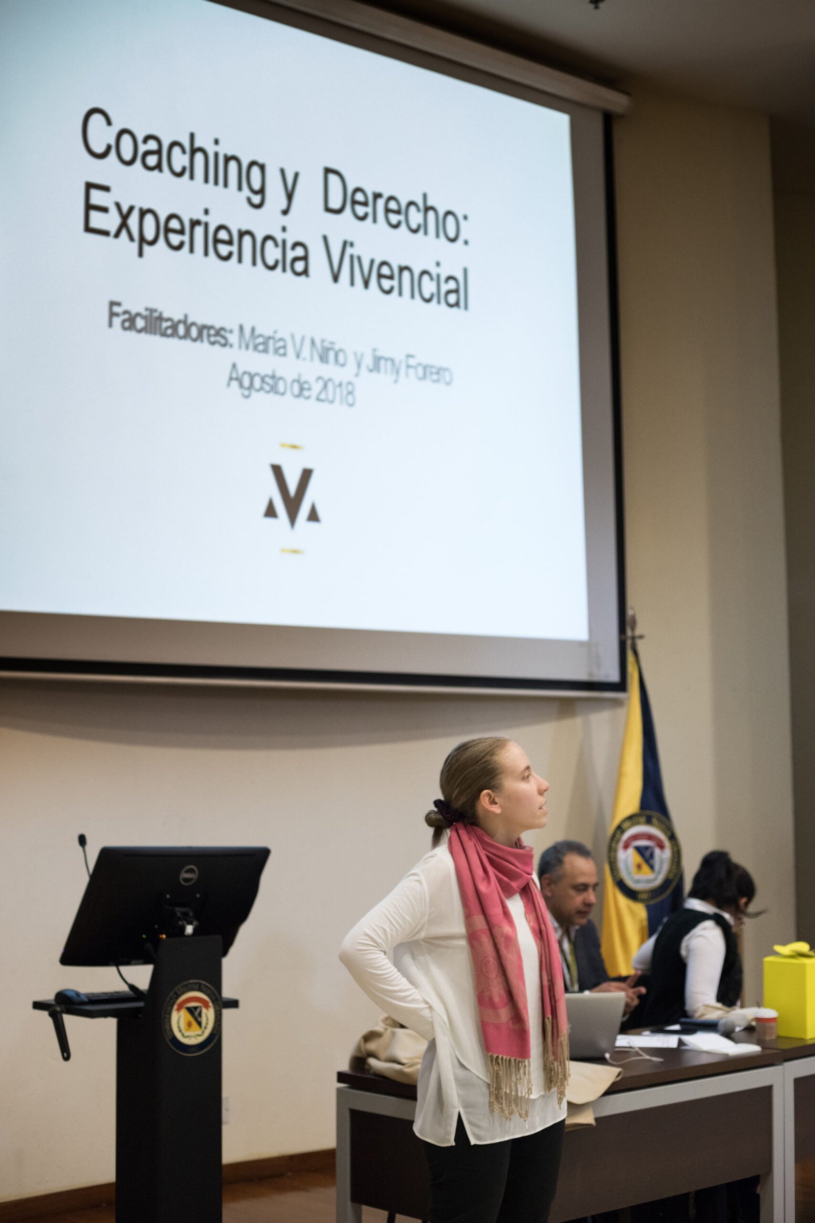 Exposición sobre coaching y derecho, desarrollada por la CEO